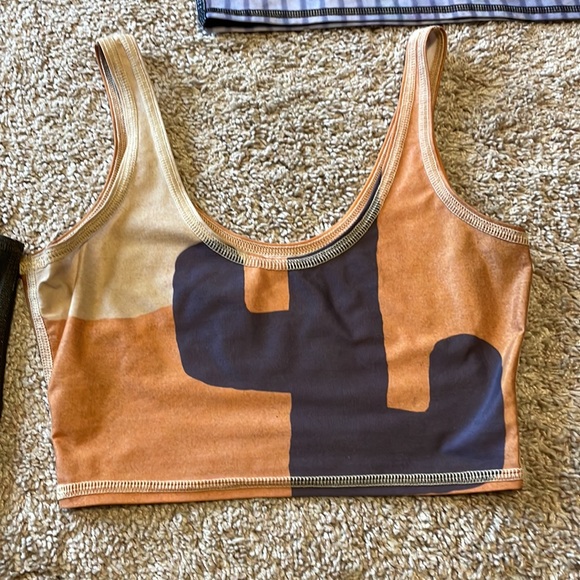 Teeki XS tops- scoop and tank Tops - Picture 2 of 4